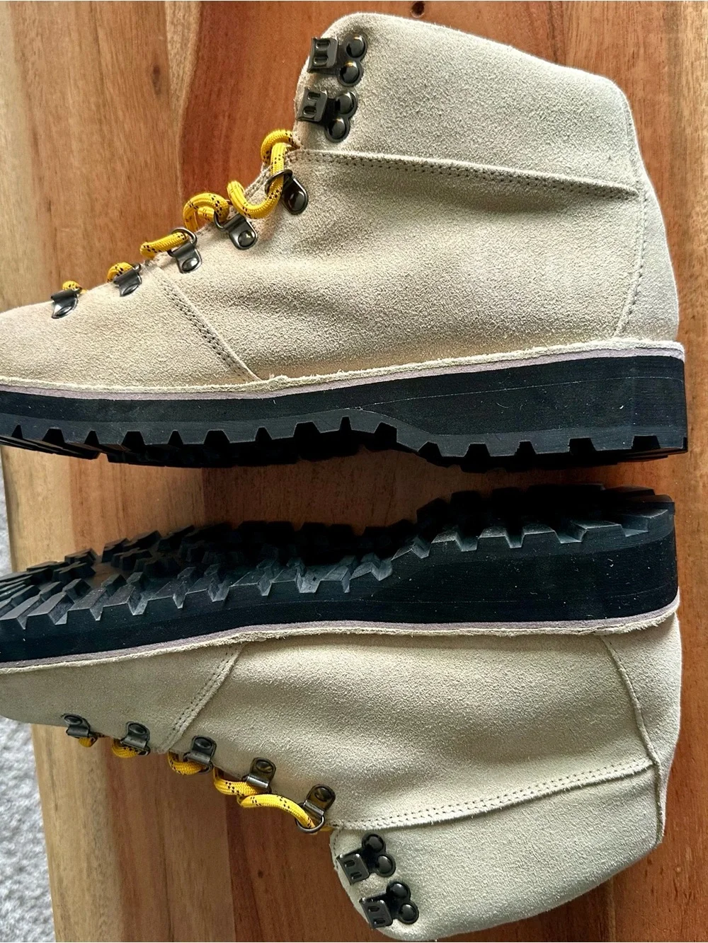 Lands' End Men's Beige Suede Hiking Boots with Yellow Laces